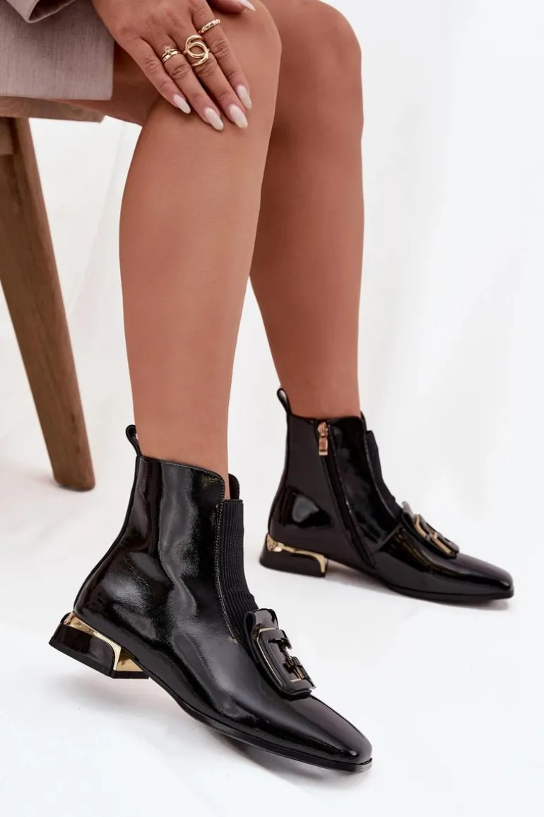 Skórzane Lakierowane Botki Damskie Na Niskim Obcasie Z Ozdobą D&A MR52-216 Czarne