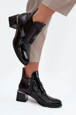 Skórzane Lakierowane Botki Na Klocku Z Ozdobnym Detalem Ocieplane Zazoo 60560 Czarne