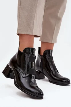 Skórzane Lakierowane Botki Na Klocku Z Ozdobnym Detalem Ocieplane Zazoo 60560 Czarne