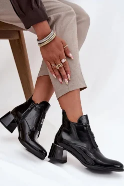 Skórzane Lakierowane Botki Na Klocku Z Ozdobnym Detalem Ocieplane Zazoo 60560 Czarne