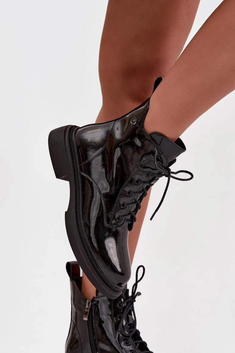 Skórzane Lakierowane Botki Ocieplane Czarne Gisella