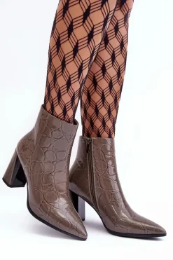 Skórzane Lakierowane Botki Na Słupku S.Barski MR870-58 Ciemnobeżowe