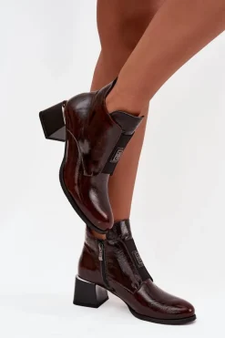 Skórzane Lakierowane Botki Na Klocku Z Ozdobnym Detalem Ocieplane Zazoo 60560 Ciemnobrązowe