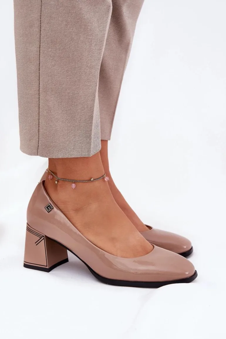 Skórzane Lakierowane Czółenka Na Słupku Vinceza 91130 Beżowe