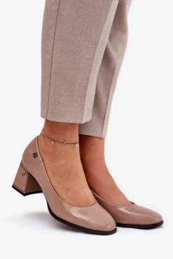 Skórzane Lakierowane Czółenka Na Słupku Vinceza 91130 Beżowe