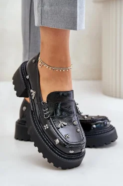 Skórzane Lakierowane Półbuty Damskie Z Ozdobami D&A MR880-103 Czarne