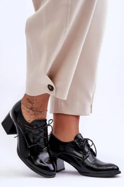 Skórzane Lakierowane Półbuty Damskie Na Obcasie Czarne Keria