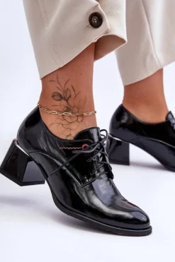 Skórzane Lakierowane Półbuty Damskie Na Obcasie Czarne Keria