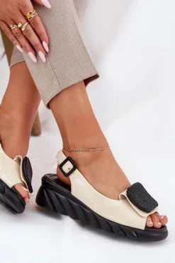 Skórzane Lakierowane Sandały Damskie Na Koturnie z Ozdobą Artiker 56C1567 Beżowe