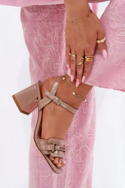 Skórzane Lakierowane Sandały Damskie Na Słupku Beżowe Mevonelle