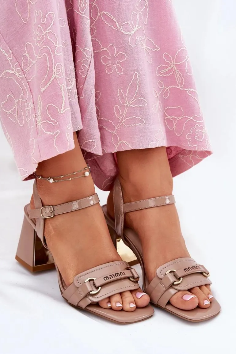 Skórzane Lakierowane Sandały Damskie Na Słupku Beżowe Mevonelle