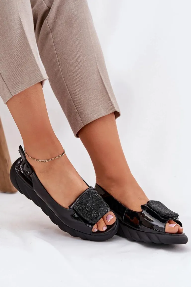 Skórzane Lakierowane Sandały Damskie Na Koturnie z Ozdobą Artiker 56C1564 Czarne