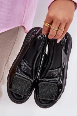 Skórzane Lakierowane Sandały Damskie Na Koturnie z Ozdobą Artiker 56C1564 Czarne