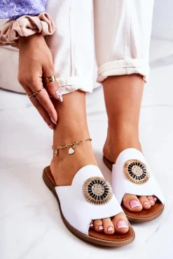 Skórzane Modne Klapki Lewski Shoes 3132/O Białe