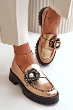 Skórzane Mokasyny Damskie Ozdobione Kwiatkiem Złote CheBello 4520