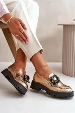 Skórzane Mokasyny Damskie Ozdobione Kwiatkiem Złote CheBello 4520