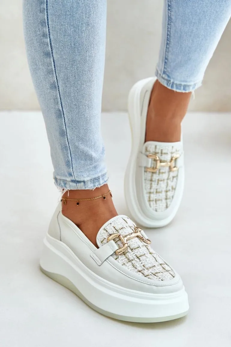 Skórzane Mokasyny Damskie Na Platformie Ze Złotą Ozdobą Vinceza 89105 Jasnobeżowe