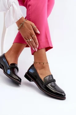 Skórzane Mokasyny Damskie Z Ozdobnym Paseczkiem Lakierowane Czarne Saosin