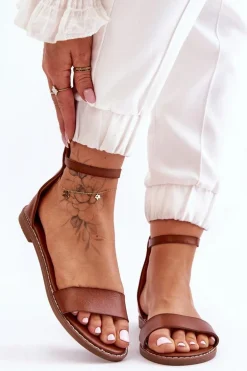 Skórzane Płaskie Sandały Na Zamek Brązowe Millou