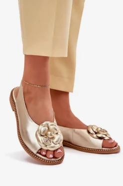 Skórzane Płaskie Sandały Z Ozdobą CheBello 4642 Złote