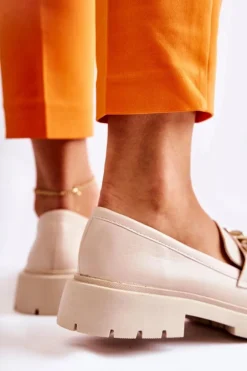 Skórzane Półbuty Loafery Łańcuch Jasnobeżowe Amicable