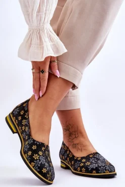 Skórzane Półbuty Maciejka Żółte Kwiaty 05035-38 Czarne