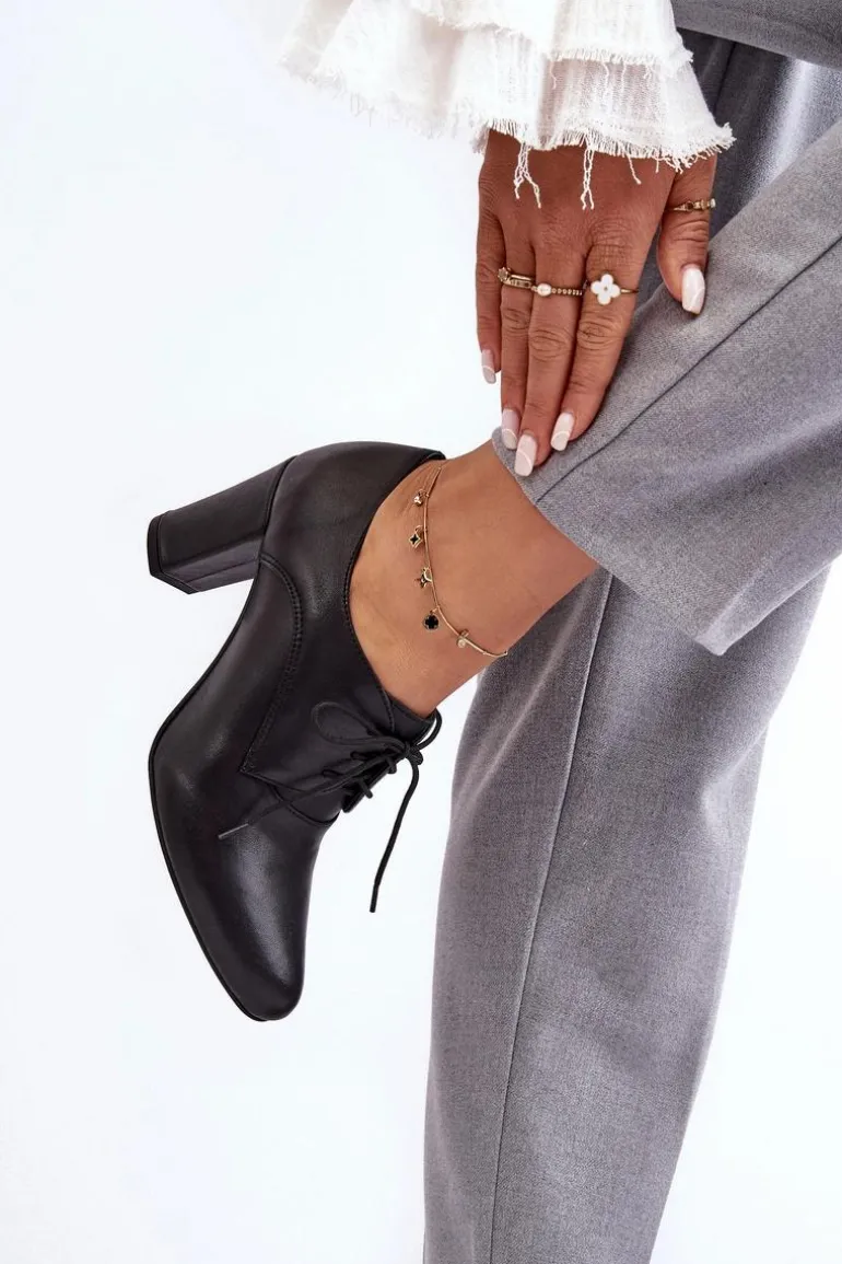 Skórzane Półbuty Na Obcasie Czarne Mavitte