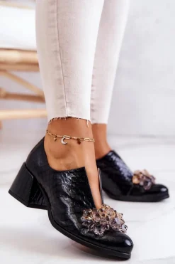 Skórzane Półbuty Wzór Krokodyl Z Ozdobą Czarne Delaver