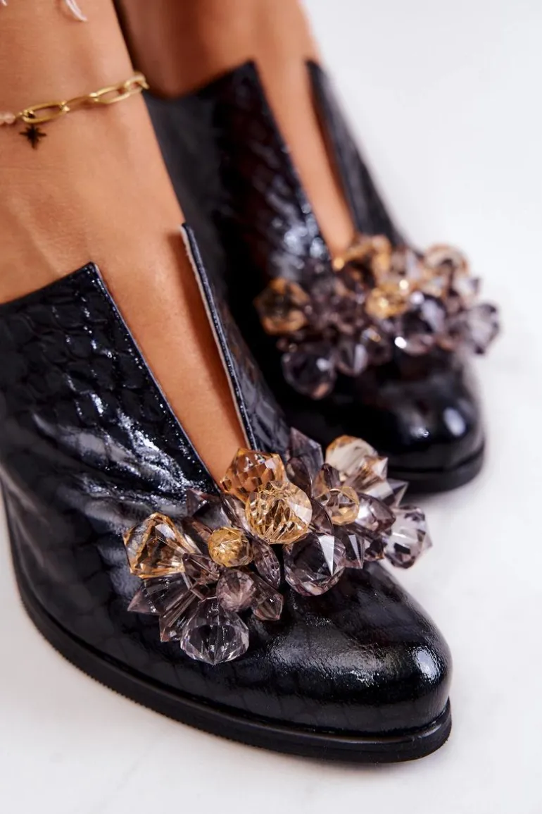 Skórzane Półbuty Wzór Krokodyl Z Ozdobą Czarne Delaver