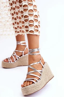 Skórzane Sandałki Na Koturnie Srebrne Margaritt