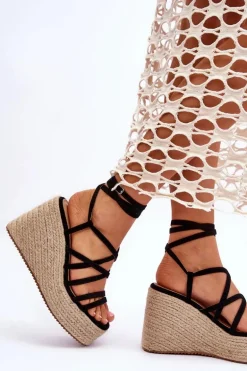 Skórzane Sandałki Na Koturnie Czarne Margaritt