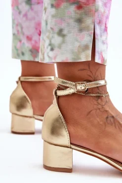 Skórzane Sandałki Na Obcasie Gładkie Złote Inspire Me!