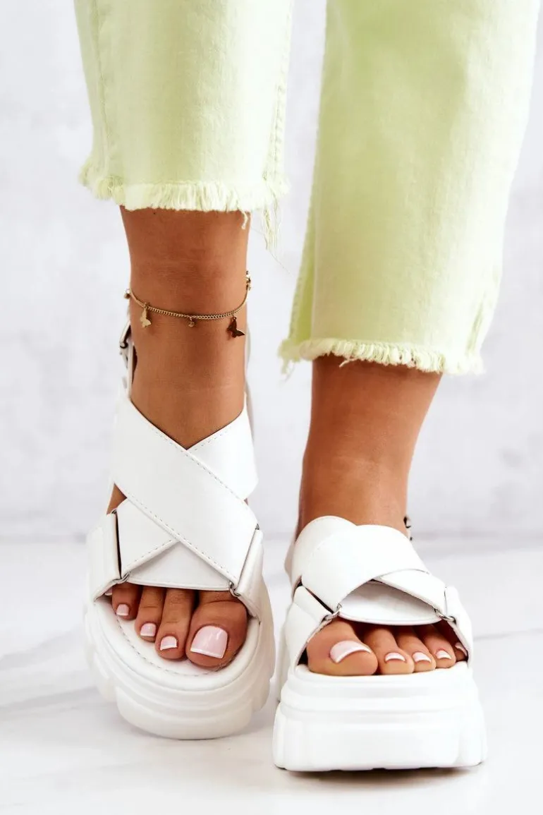 Skórzane Sandałki Na Platformie Białe Betti