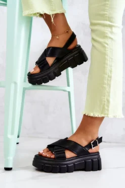 Skórzane Sandałki Na Platformie Czarne Betti