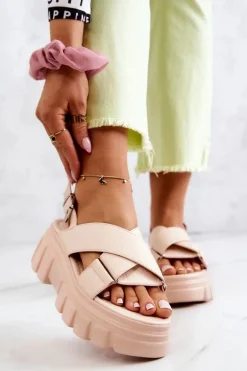 Skórzane Sandałki Na Platformie Jasnobeżowe Betti