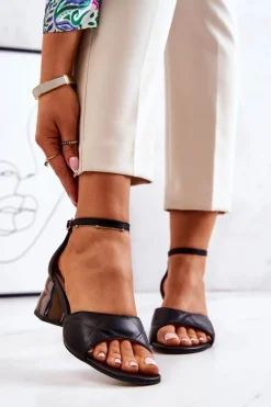 Skórzane Sandałki Na Słupku Lewski 3027 Czarne