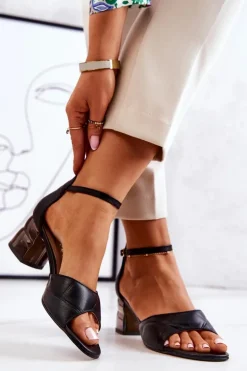 Skórzane Sandałki Na Słupku Lewski 3027 Czarne