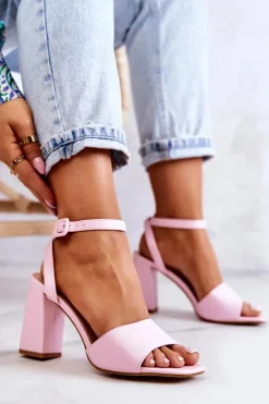 Skórzane Sandałki Na Słupku Różowe Estrella