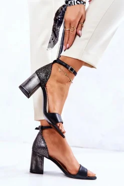 Skórzane Sandałki Na Słupku Czarne Lorene