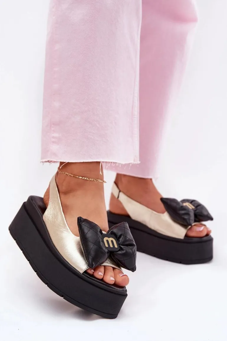 Skórzane Sandały Damskie Na Platformie Z Kokardą CheBello 4641 Złoto-Czarne