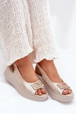 Skórzane Sandały Damskie Na Koturnie Z Ozdobnym Detalem S.Barski LR51-593 Złote