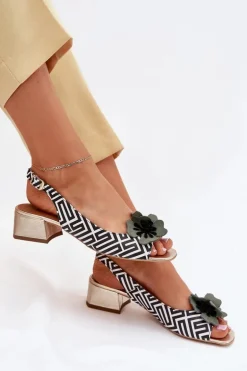 Skórzane Sandały Damskie Na Klocku Z Ozdobnym Kwiatem Laura Messi 2973 Biało-Czarne