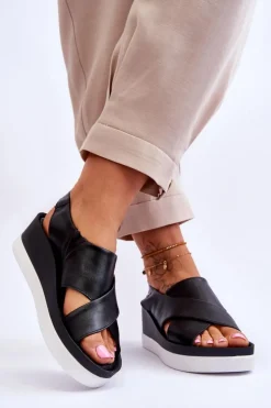 Skórzane Sandały Na Koturnie Czarne Morgan