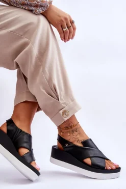 Skórzane Sandały Na Koturnie Czarne Morgan