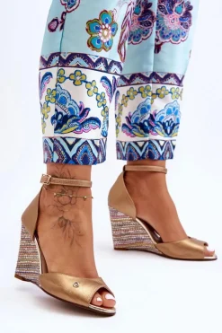 Skórzane Sandały Na Koturnie Laura Messi 2603/784 Złote