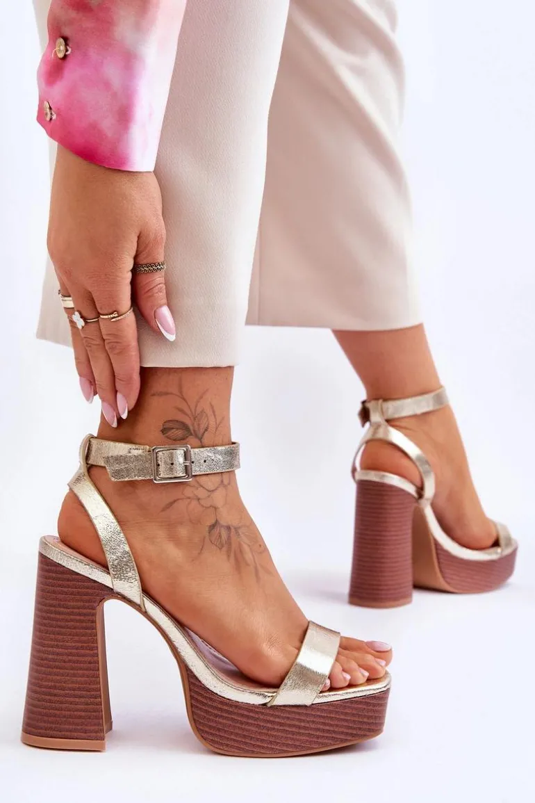 Skórzane Sandały Na Masywnej Platformie Złote Marina
