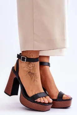 Skórzane Sandały Na Masywnej Platformie Czarne Marina