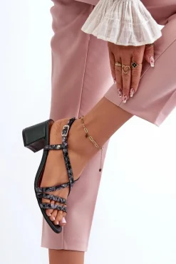 Skórzane Sandały Na Niskim Słupku Maciejka 06653-09 Ciemnozielone