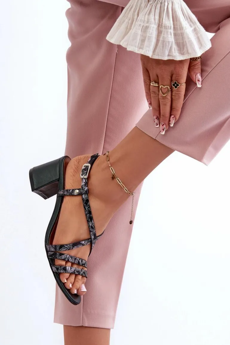 Skórzane Sandały Na Niskim Słupku Maciejka 06653-09 Ciemnozielone