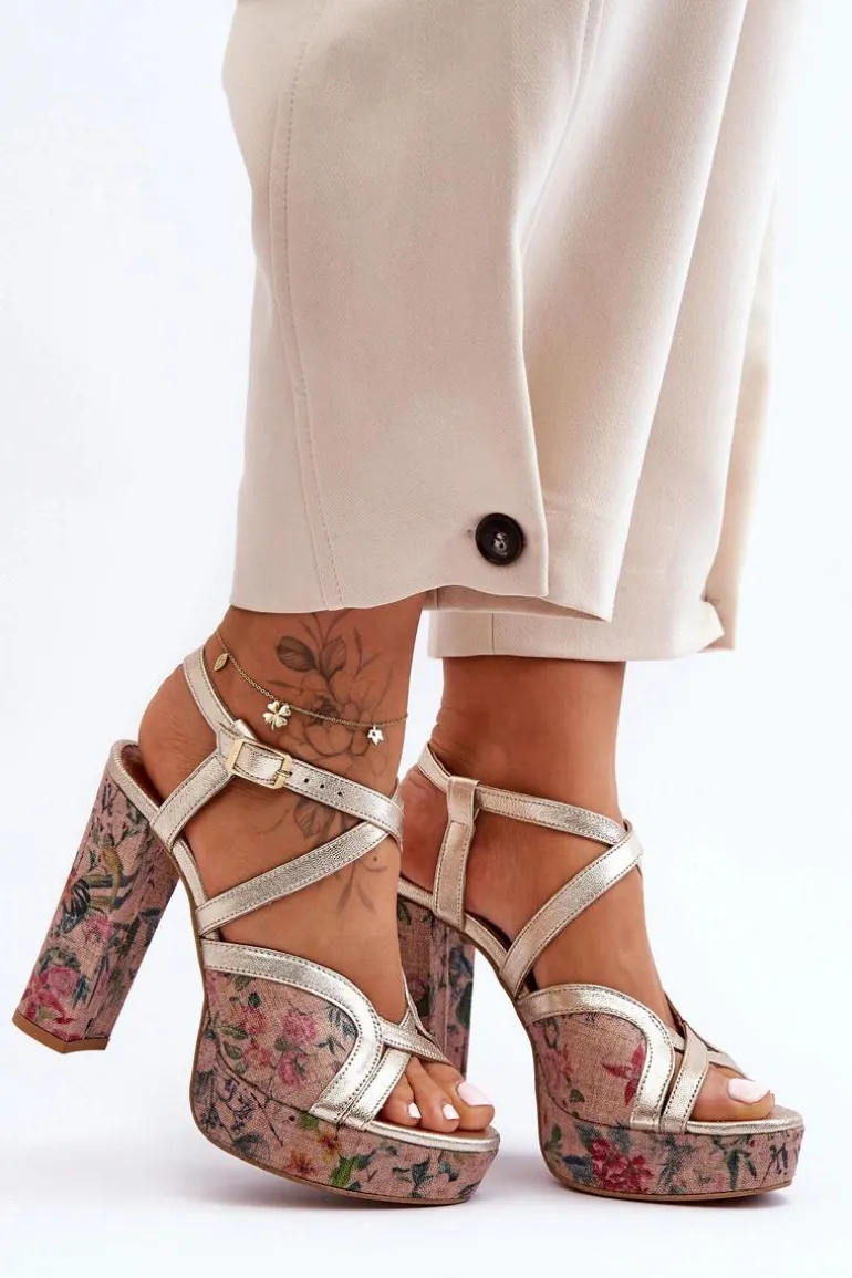 Skórzane Sandały Na Obcasie Maciejka 06084-25 Złote